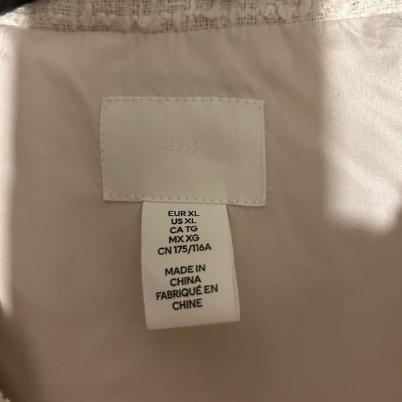 H&M RHINESTONE-BUTTON JACKET XL •AND•   H&M Boucle Tweed Mini Skirt size 10 - Picture 4 of 8